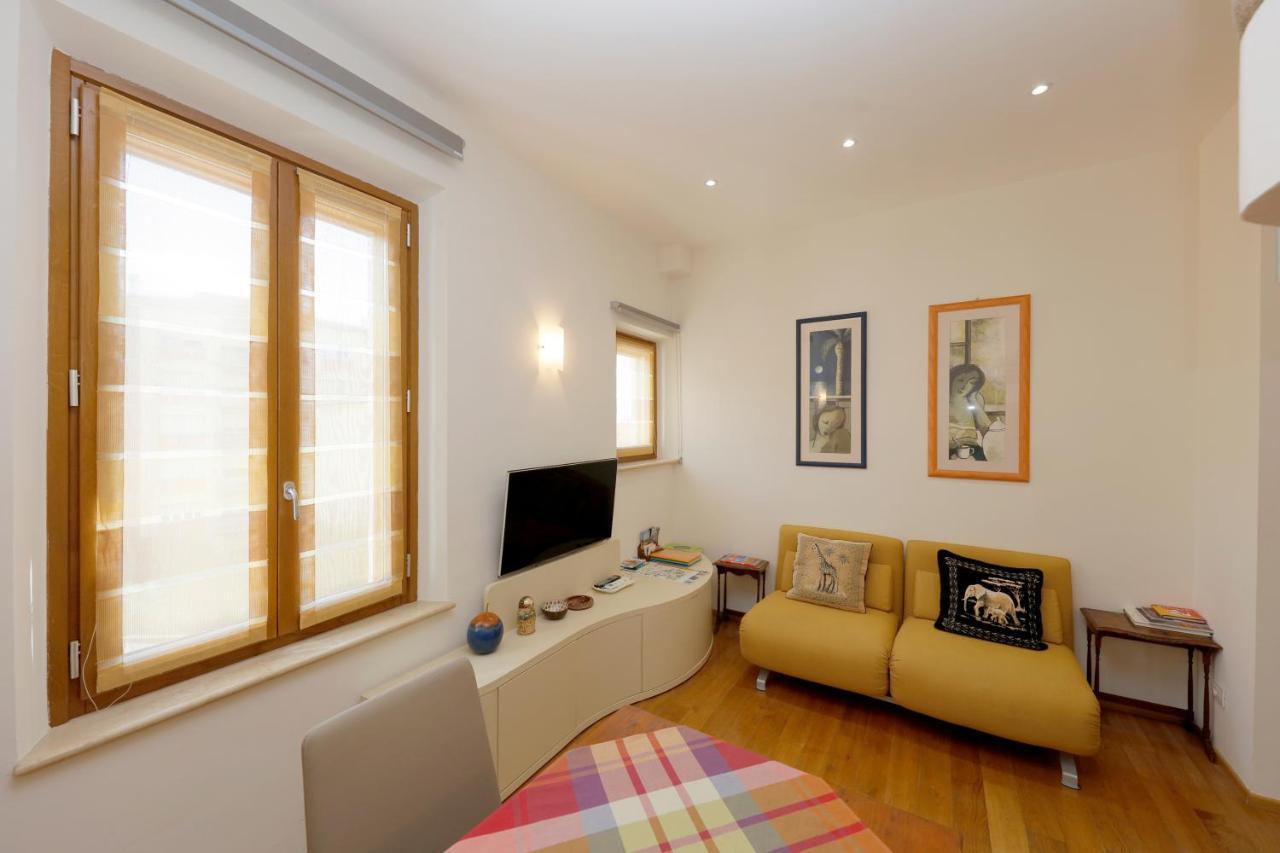 Siena Uptown - Sabrina'S Cozy Apartment Exterior foto